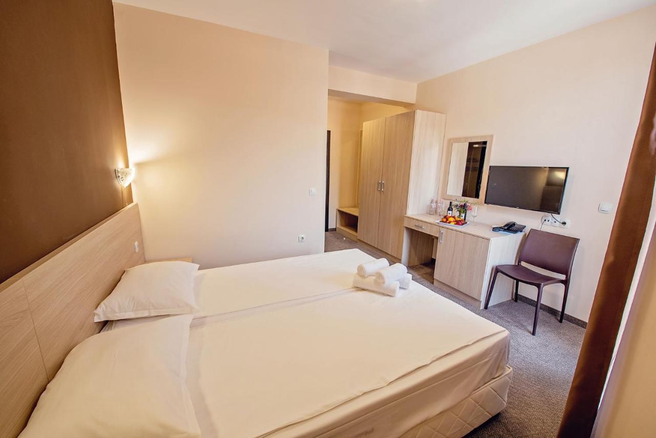 Hotel Santa Maria Obzor Buitenkant foto