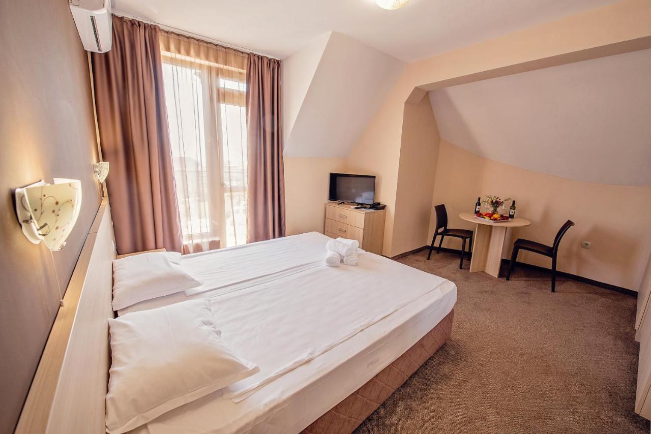 Hotel Santa Maria Obzor Buitenkant foto