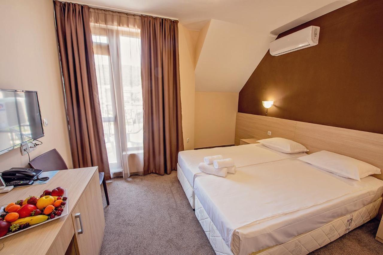 Hotel Santa Maria Obzor Buitenkant foto