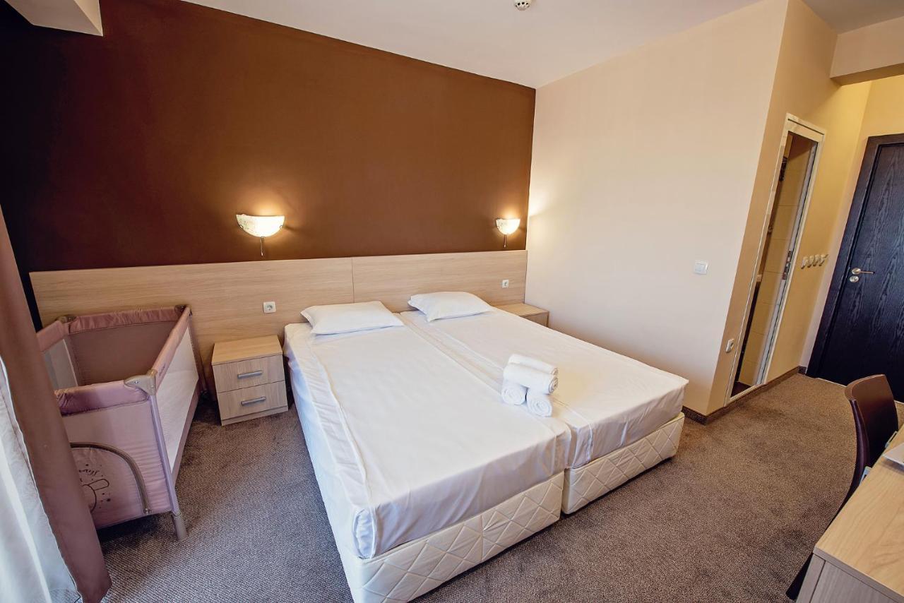 Hotel Santa Maria Obzor Buitenkant foto