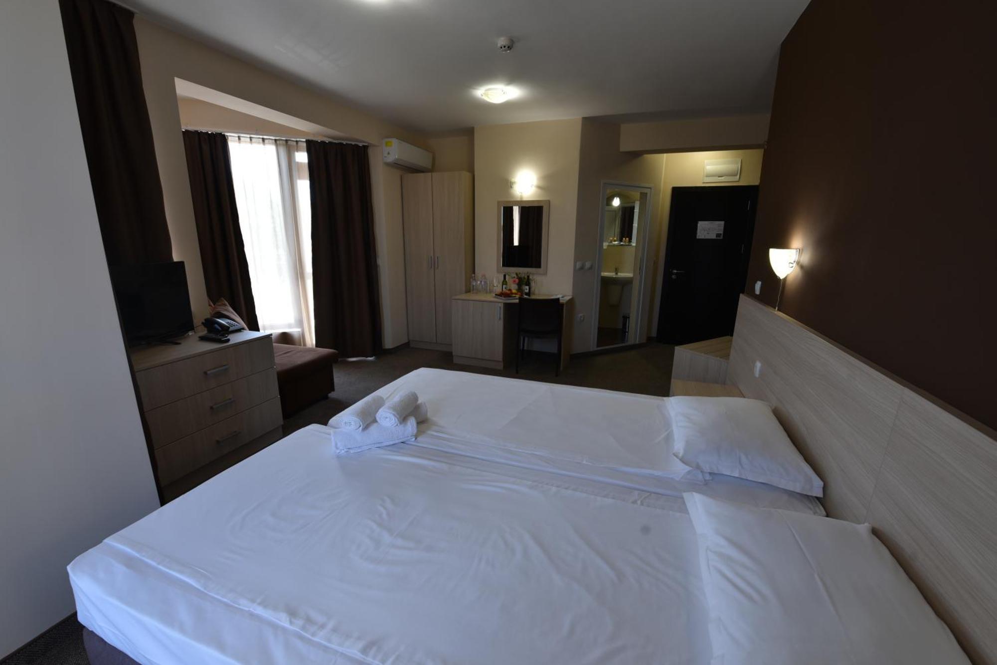 Hotel Santa Maria Obzor Buitenkant foto